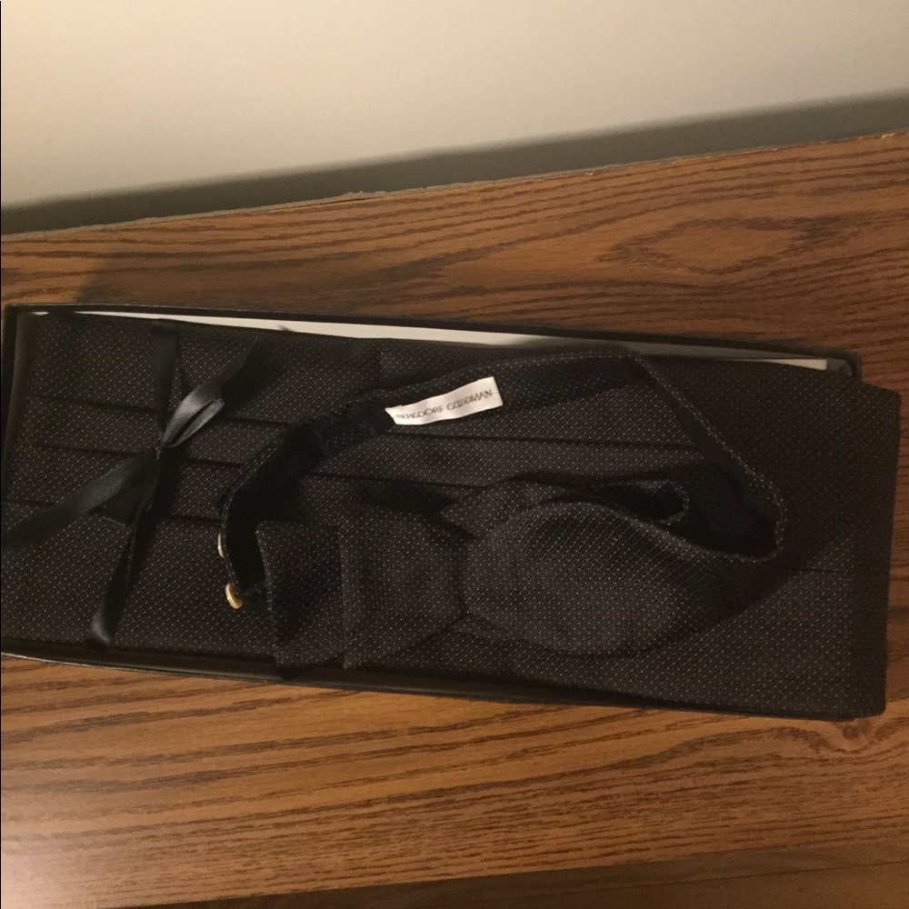 Vintage Bergdorf Goodman Cummerbund set - Picture 2 of 3